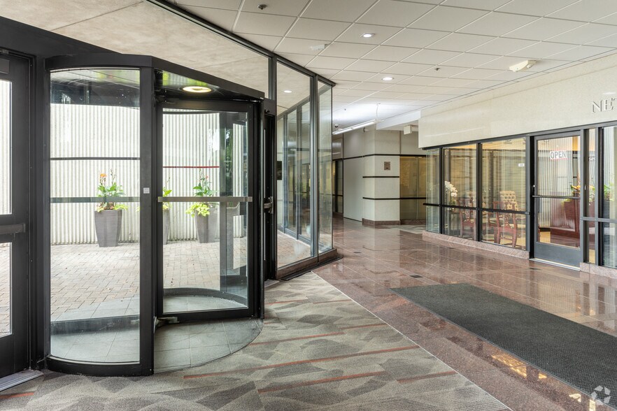 More Photos Of 1-3 Parklane Blvd, Dearborn Unknown For Lease