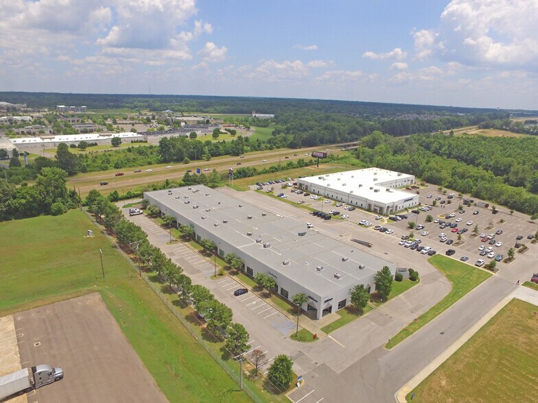 More Photos Of 6550 Interstate Blvd, Horn Lake Distribution For Lease
