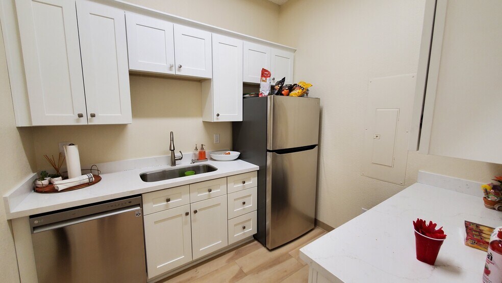 More Photos Of 18205 N 51st Ave, Glendale Medical For Lease