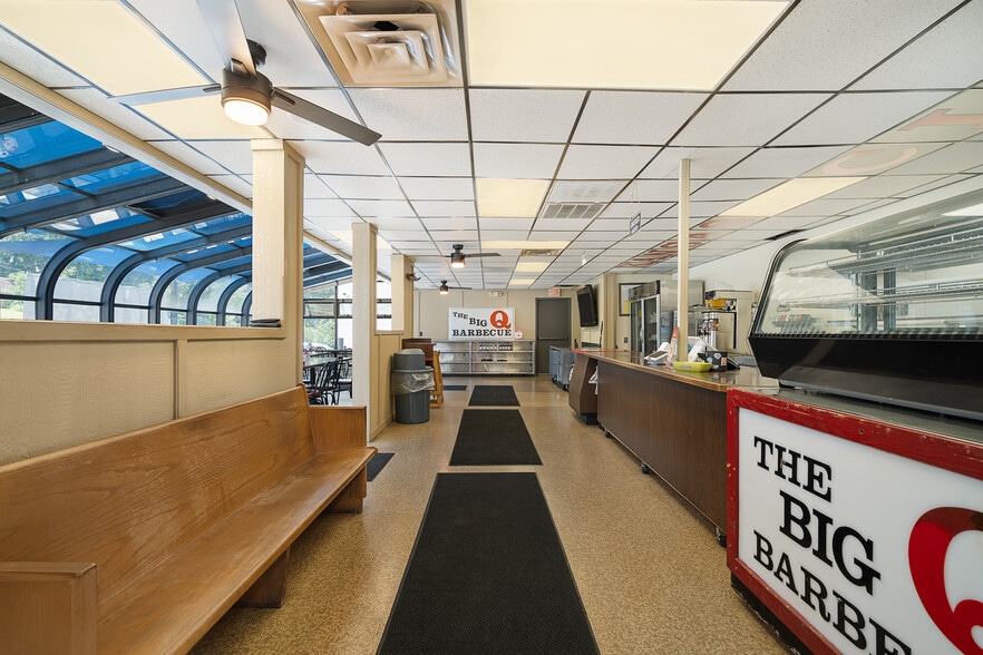 More Photos Of 2117 S 34th St, Kansas City Restaurant For Sale