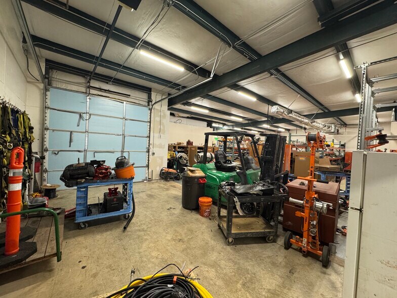 More Photos Of 102 Tribble Dr, Madison Light Manufacturing For Lease