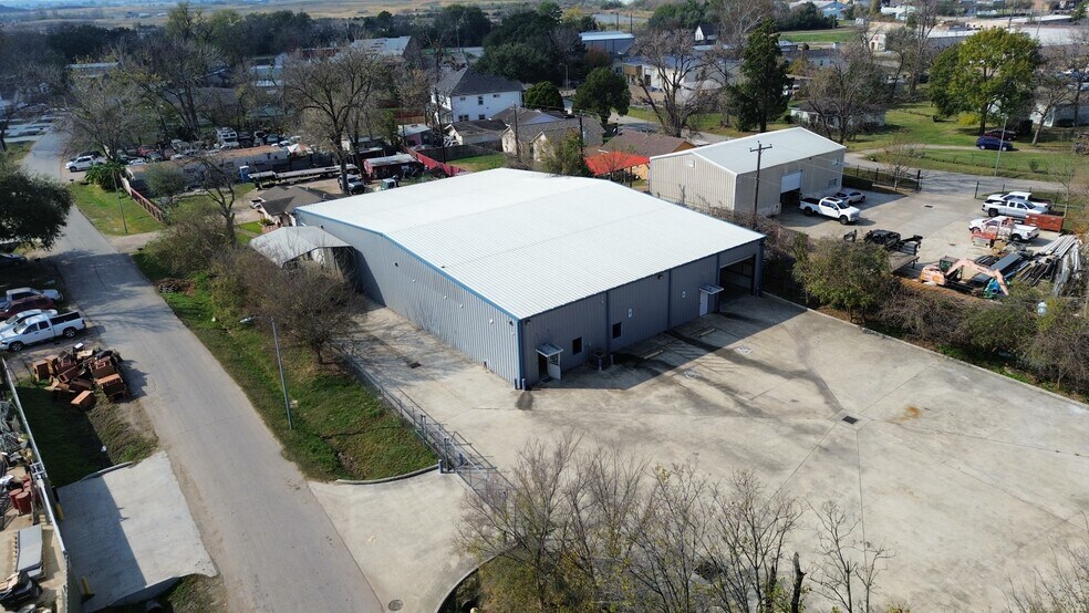 Primary Photo Of 10038 Grover Ln, Houston Warehouse For Sale