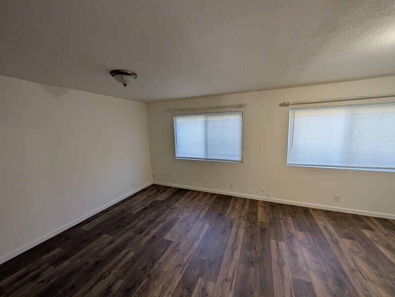 More Photos Of 126 E Jamestown St, Stockton Apartments For Sale
