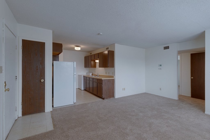 More Photos Of 225 E Hickory St, Hesston Apartments For Sale