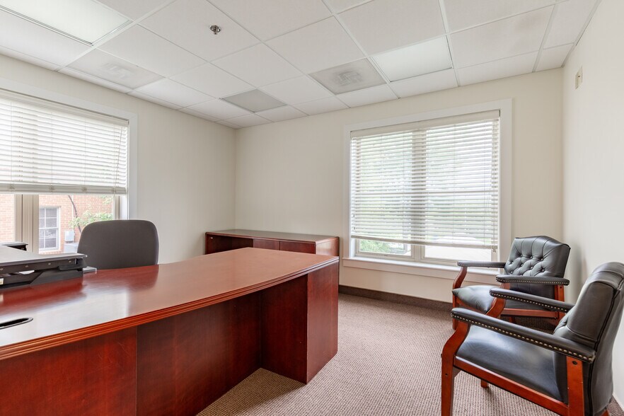 More Photos Of 6339 Ten Oaks Rd, Clarksville Office For Sale