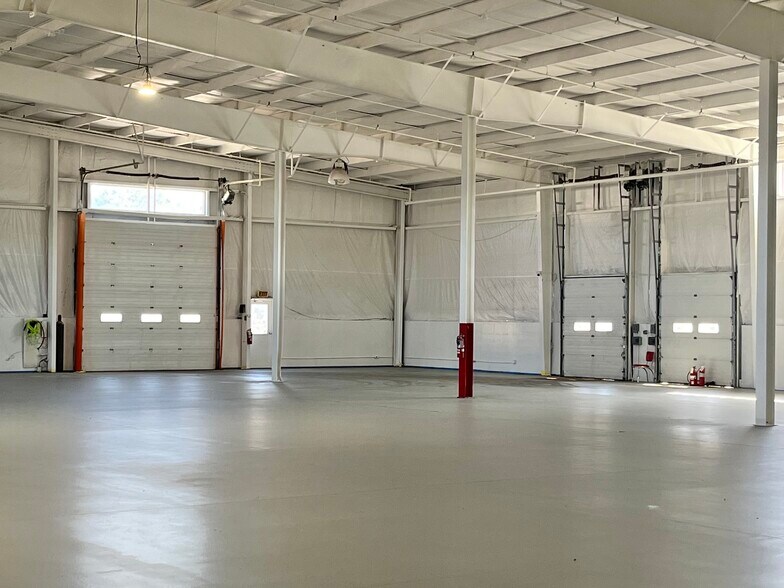 More Photos Of 111 Industrial Drive, Cromwell Warehouse For Lease