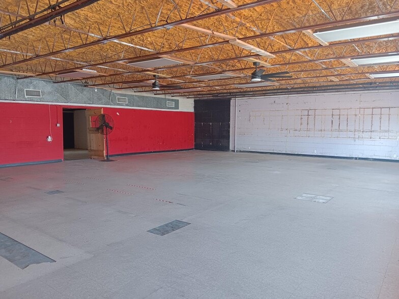 More Photos Of 208 W Rancier Ave, Killeen Storefront For Lease