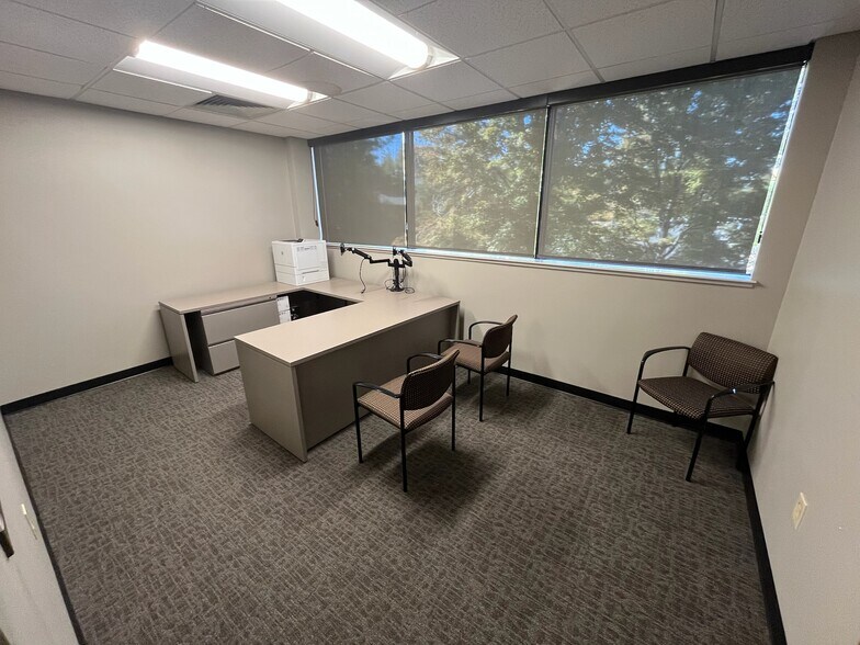 More Photos Of 2308-2320 W 17th St, Greeley Unknown For Lease
