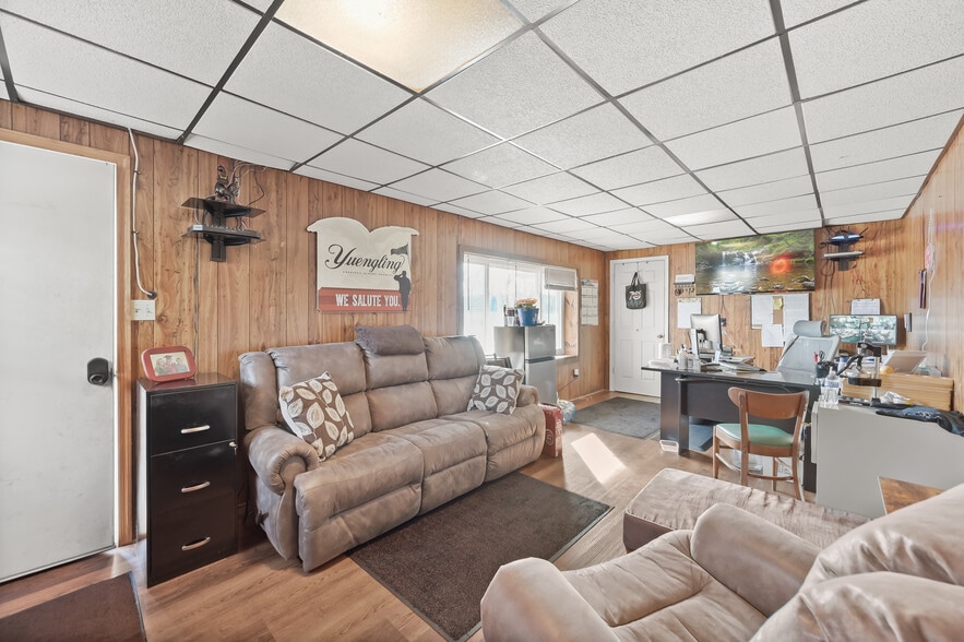 More Photos Of 200 E Main St, Hancock Restaurant For Sale