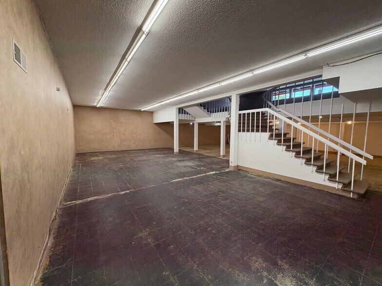 More Photos Of 6800 SW Beaverton Hillsdale Hwy, Portland Freestanding For Lease