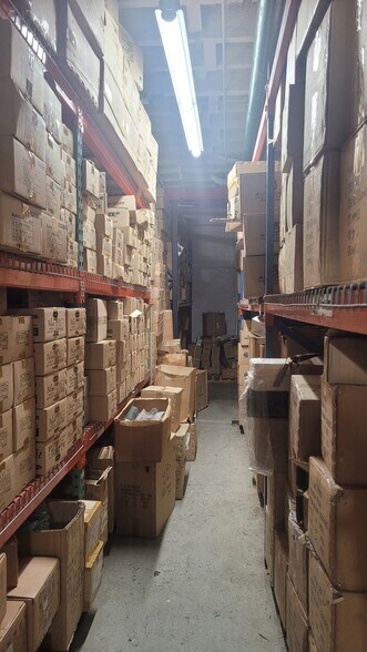 More Photos Of 58-96 57th St, Maspeth Warehouse For Lease