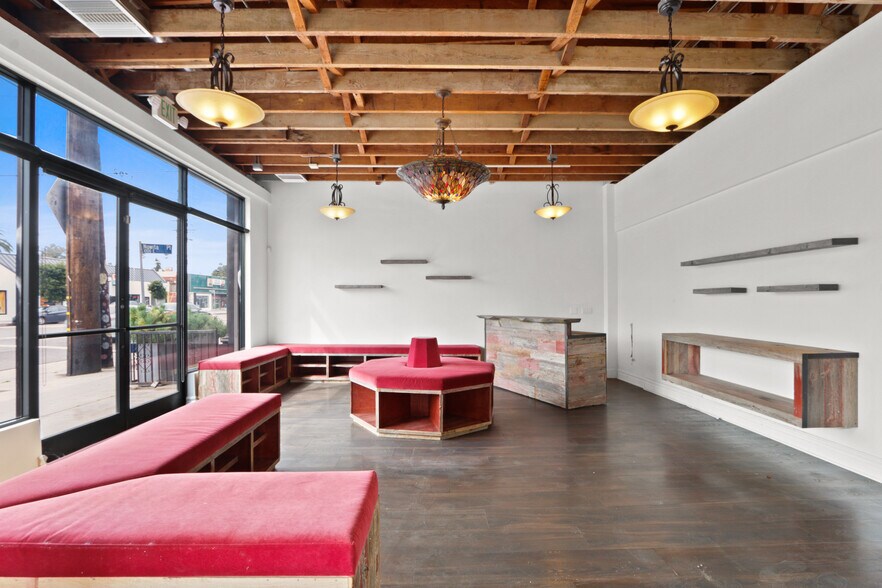 More Photos Of 1700-1702 Lincoln Blvd, Venice Storefront Retail Residential For Sale