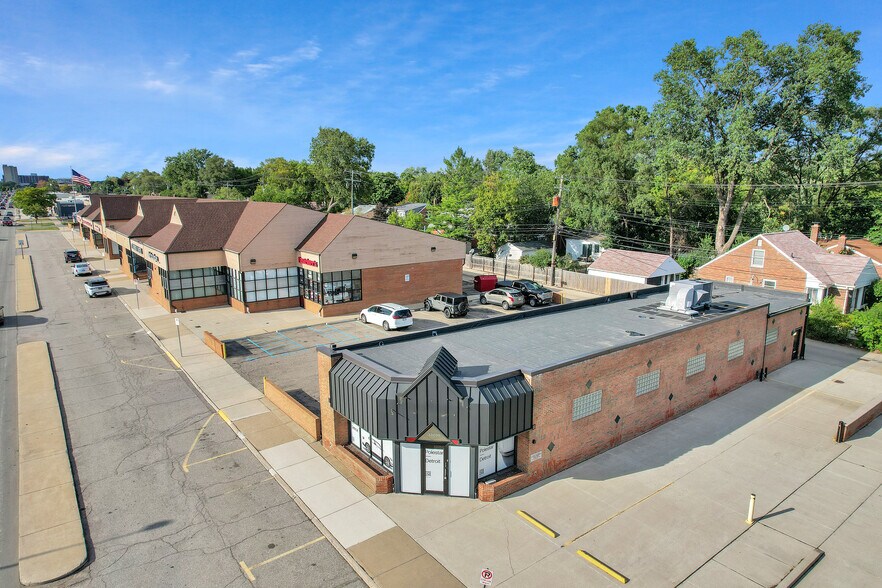 More Photos Of 33200 Woodward Ave, Birmingham Storefront Retail Office For Lease