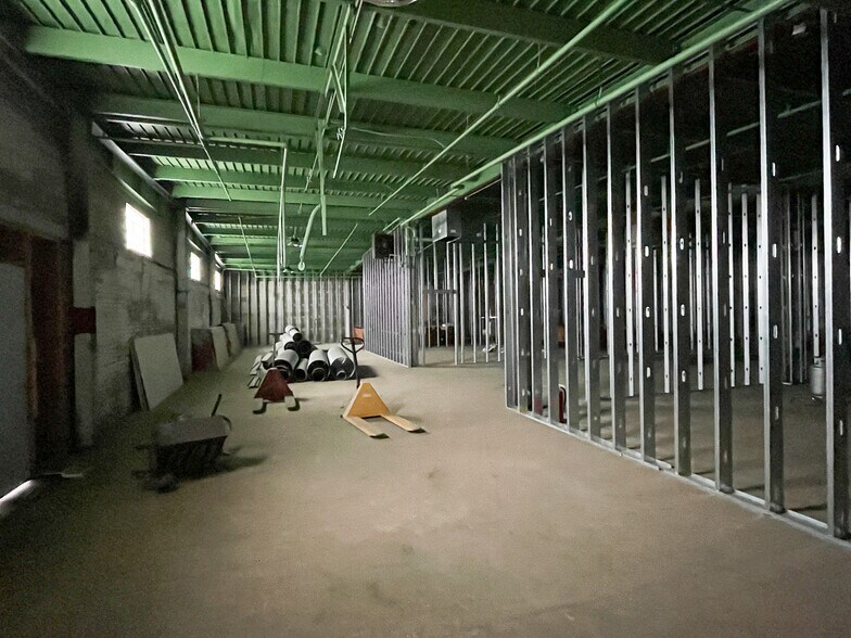 More Photos Of 355 W Main St, Newark Warehouse For Lease