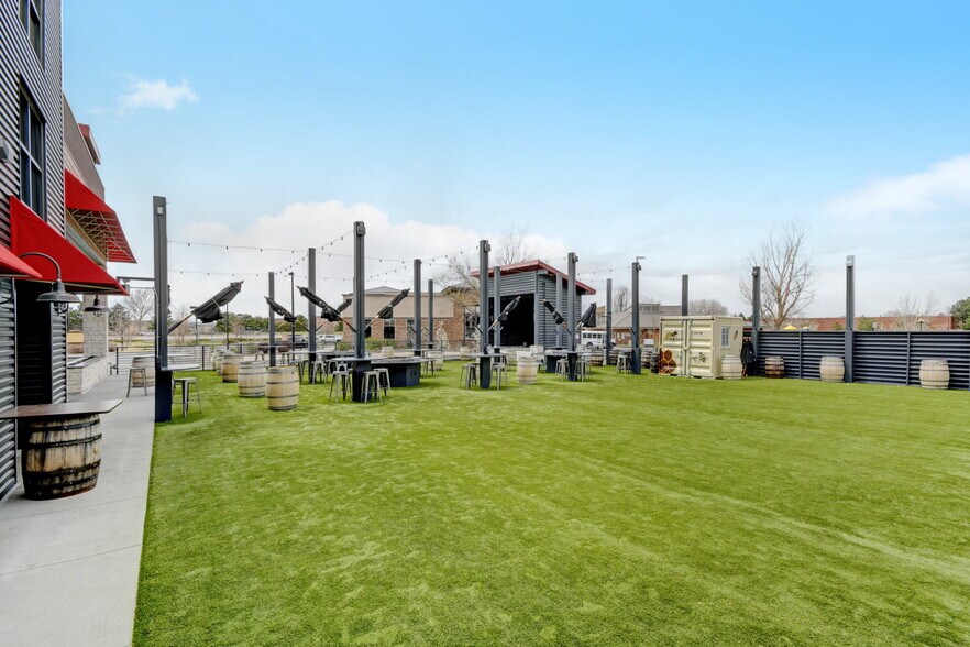 More Photos Of 11160 S Pikes Peak Dr, Parker Restaurant For Sale