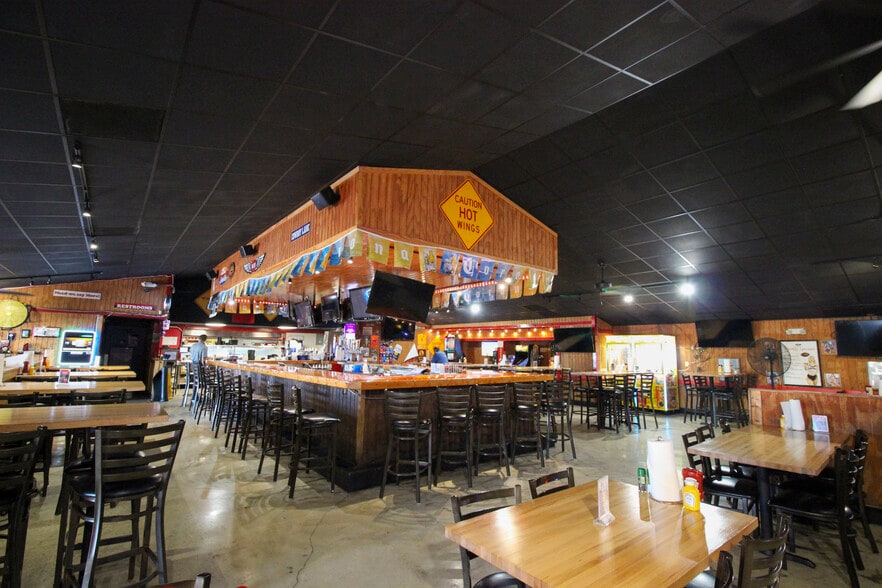 More Photos Of 6515 US Highway 19, New Port Richey Restaurant For Sale