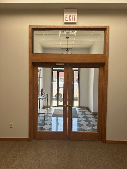 More Photos Of 38029 3rd St, Willoughby Office For Lease