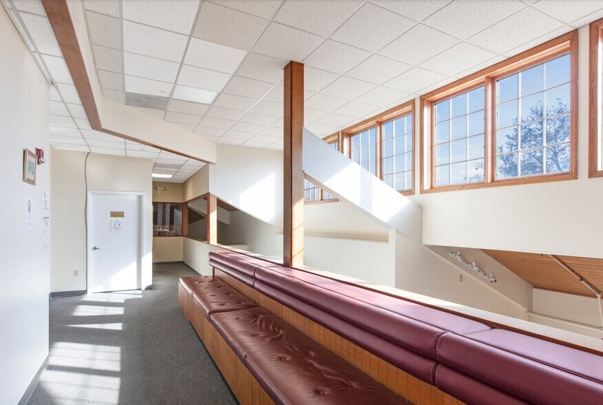 More Photos Of 3808 N Tamiami Trl, Sarasota Medical For Sale