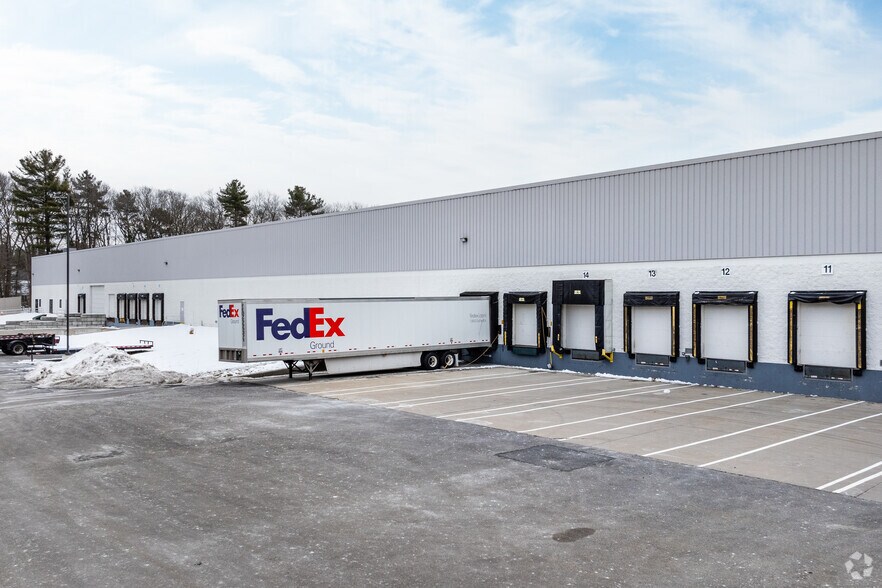 More Photos Of 12 Forge Pky, Franklin Warehouse For Lease