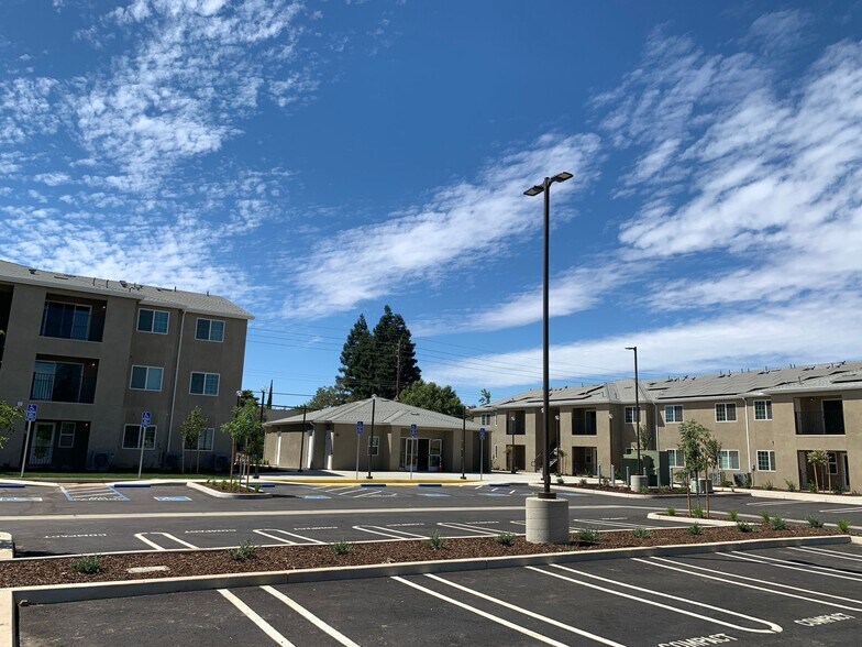 More Photos Of 2531 W Rumble Rd, Modesto Apartments For Sale