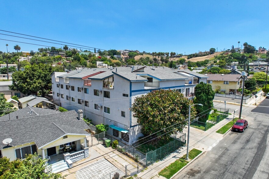 More Photos Of 2505 Hancock St, Los Angeles Apartments For Sale