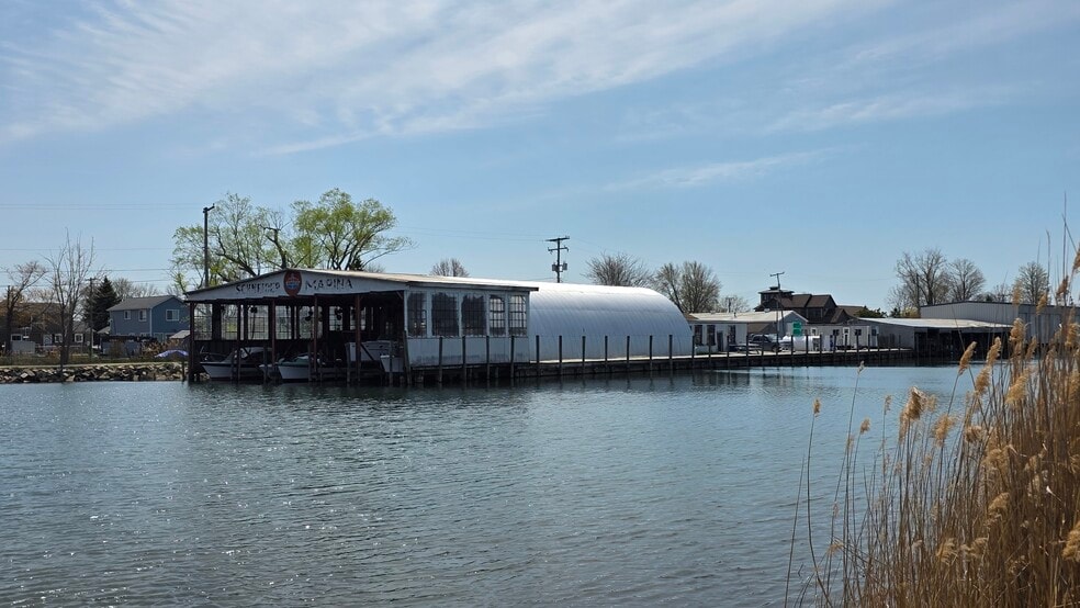 More Photos Of 7116 McDonald St, Harsens Island Marina For Sale