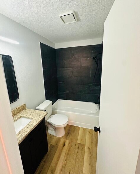 More Photos Of 121 S 25th St, Omaha Apartments For Sale