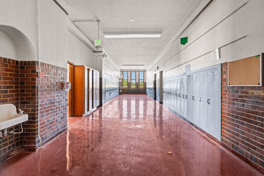 More Photos Of 736 W Evans Ave, Pueblo Specialty For Sale