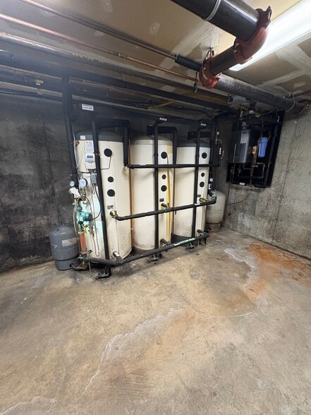 More Photos Of 187 Lower Main St, Freeport Restaurant For Sale