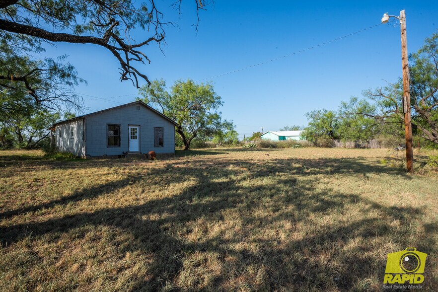 More Photos Of 425 Highland Park, Robert Lee Flex For Sale