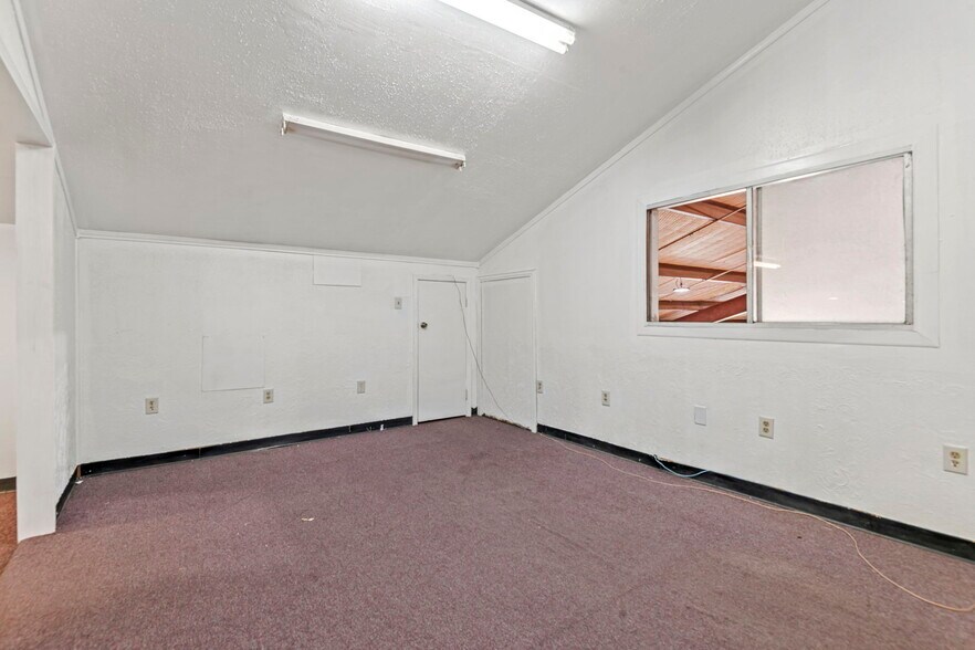 More Photos Of 25232 Hardin Store Rd, Magnolia Manufacturing For Lease