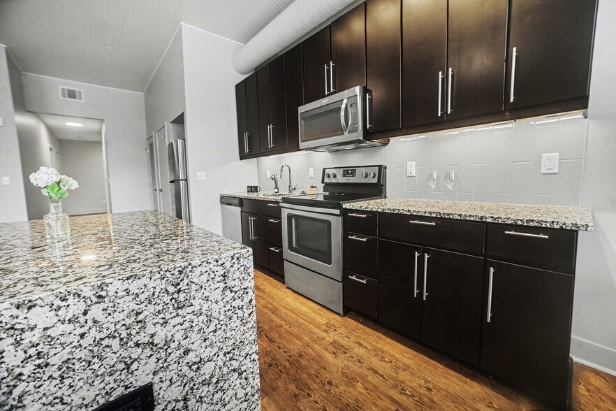 More Photos Of 905 Broadway Blvd, Kansas City Apartments For Sale
