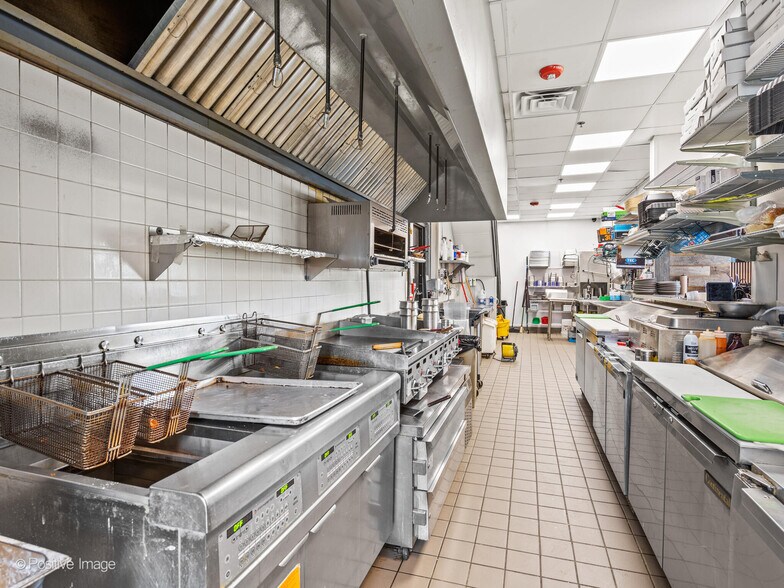 More Photos Of 720 E Rand Rd, Mount Prospect Fast Food For Sale