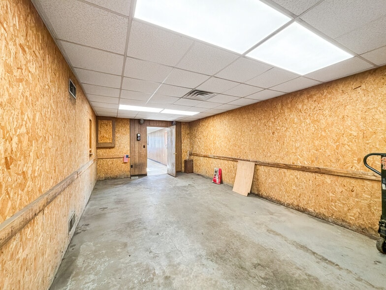 More Photos Of 131 Mini Mall Rd, Ebensburg Food Processing For Lease