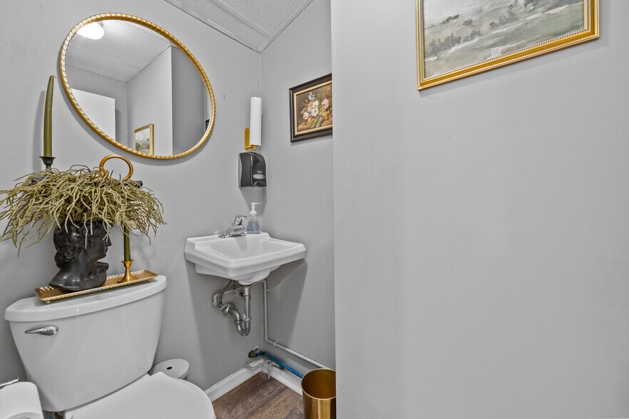 More Photos Of 1612 Milan Rd, Sandusky Freestanding For Sale