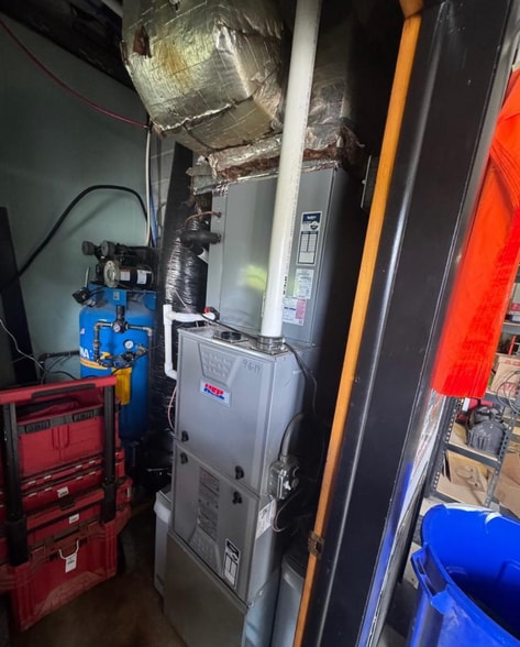 More Photos Of 150 N Constitution Ave, New Freedom Office For Sale