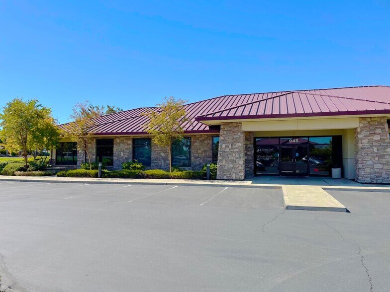 More Photos Of 945 Orchard Creek Ln, Lincoln Medical For Sale