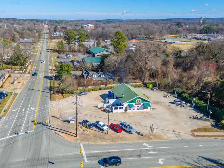 More Photos Of 517 West St, Pittsboro Freestanding For Sale