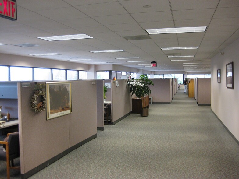 More Photos Of 600 Sable Oaks Dr, South Portland Office For Lease