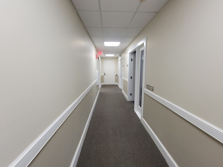 More Photos Of 760 Chief Justice Cushing Hwy, Cohasset Office For Lease