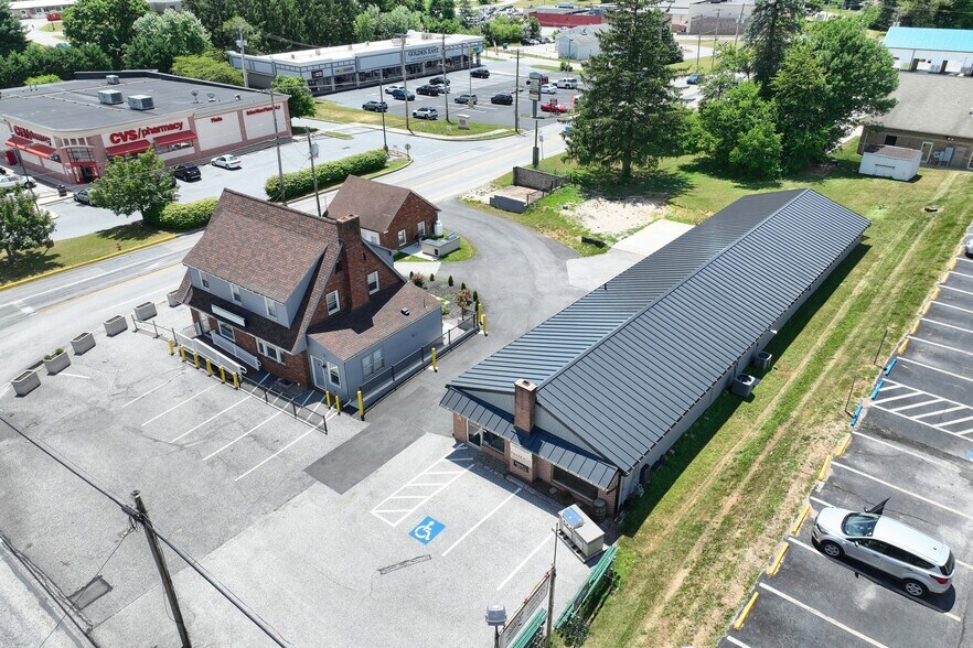 More Photos Of 550 S Main St, Shrewsbury Freestanding For Lease