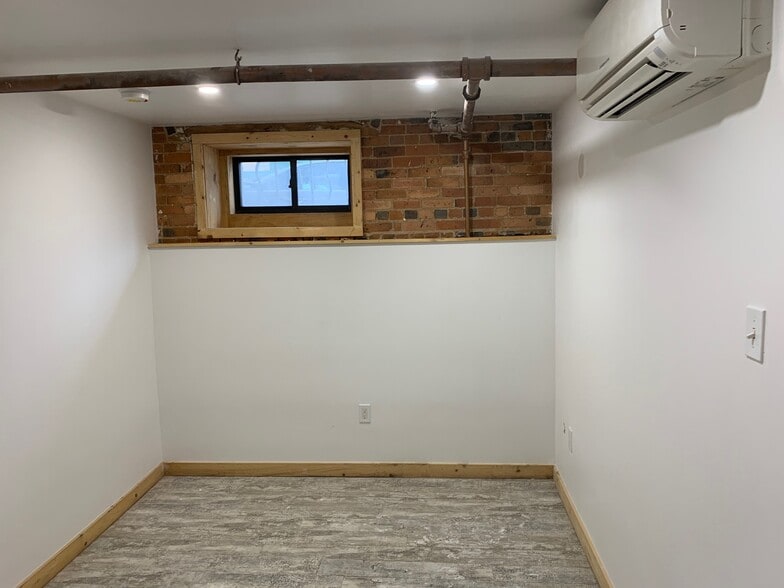 More Photos Of 159 Willoughby Ave, Brooklyn Apartments For Lease