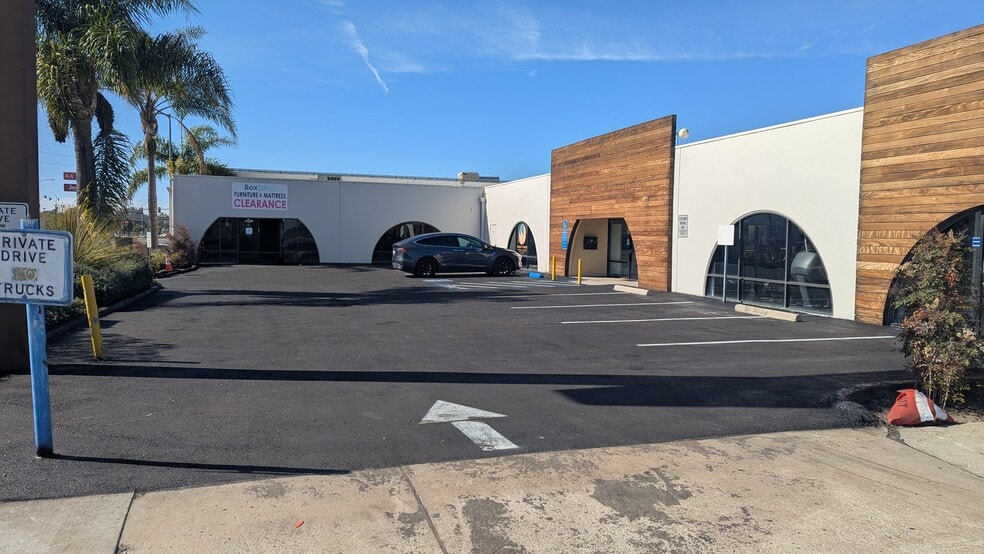 More Photos Of Morena Blvd, San Diego Freestanding For Lease