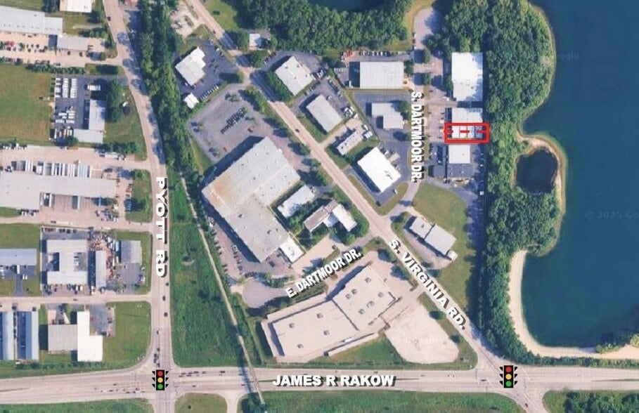 More Photos Of 455-457 S Dartmoor Dr, Crystal Lk, Crystal Lake Warehouse For Sale