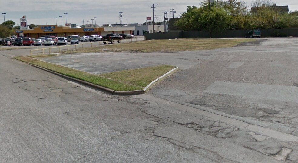 More Photos Of 1922 W Irving Blvd, Irving Land For Lease
