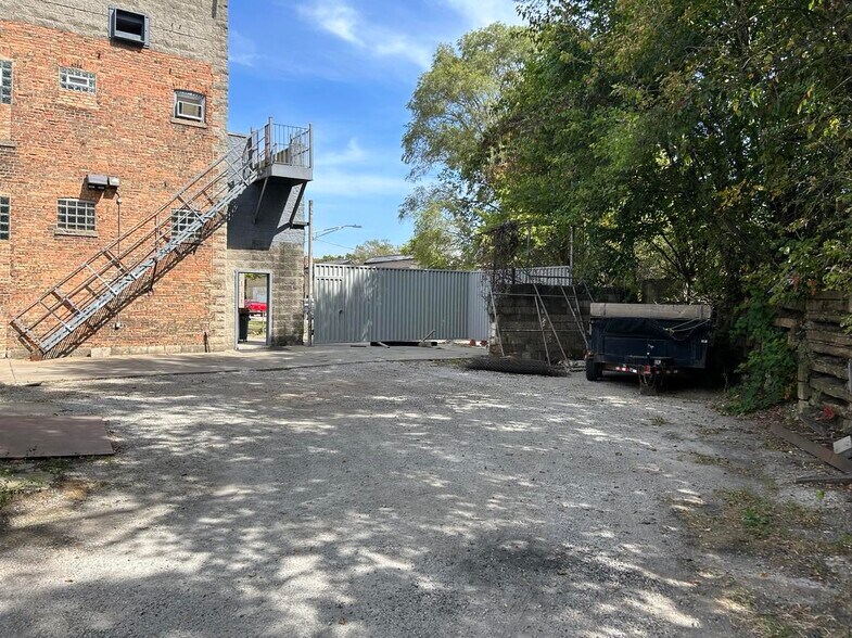 More Photos Of 7435 S Union Ave, Chicago Industrial For Sale