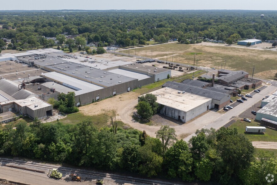 More Photos Of 901 Wayne St, Niles Warehouse For Lease