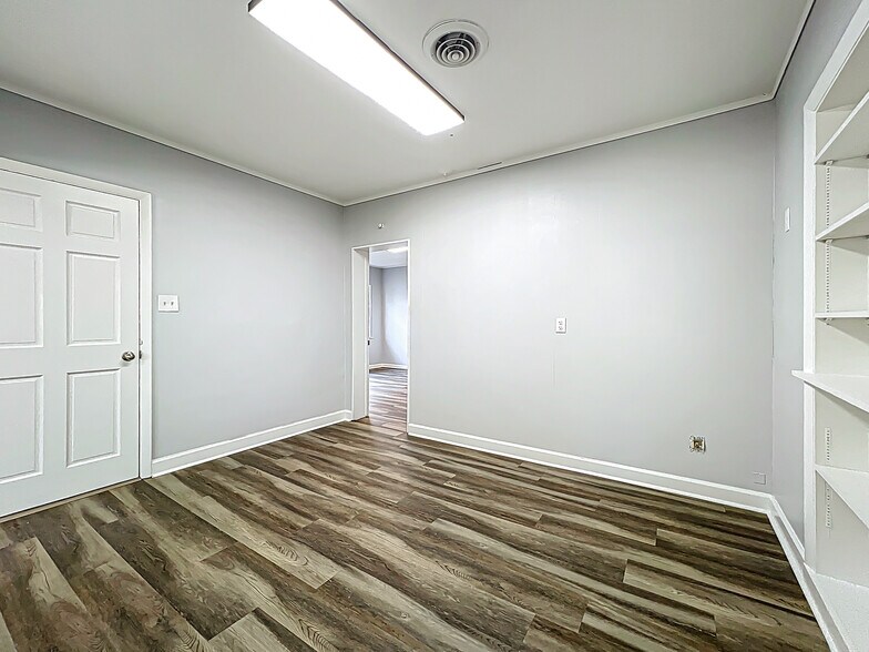 More Photos Of 1976 W Fairbanks Ave, Winter Park General Retail For Sale