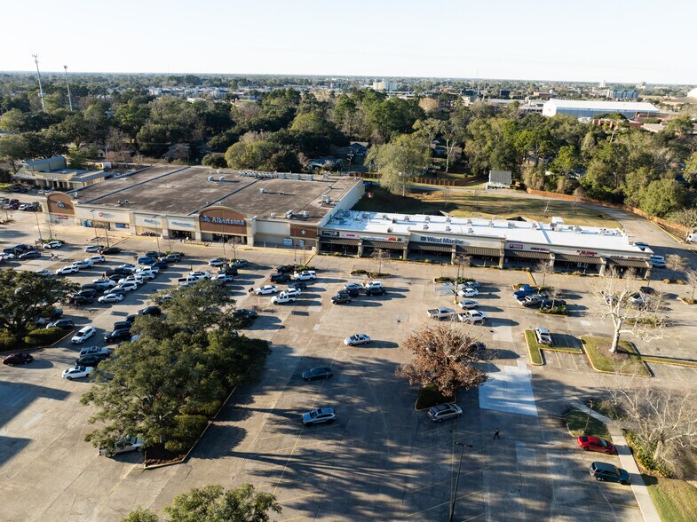 More Photos Of 2668 Johnston St, Lafayette Unknown For Lease