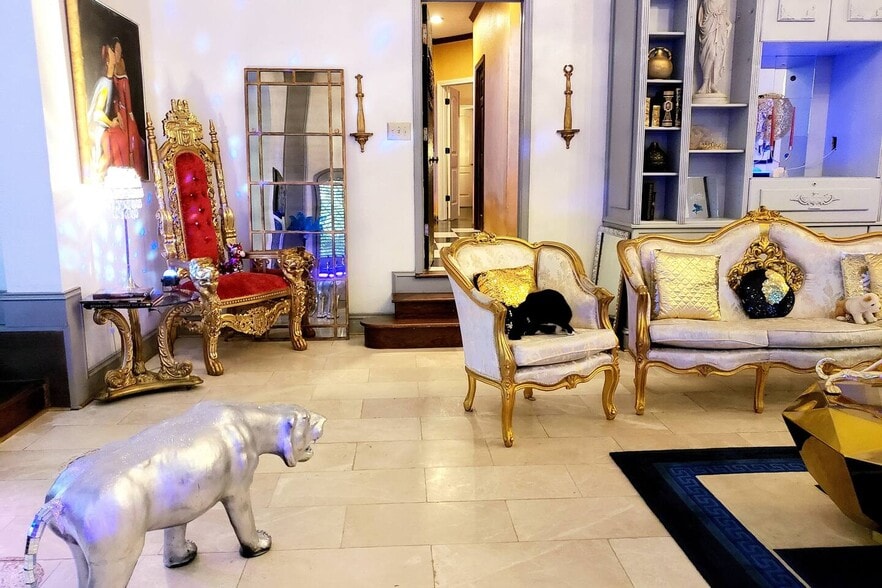 More Photos Of 3000 Cathedral Pl, Decatur Movie Radio TVStudio For Sale